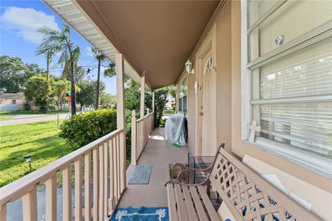 Villa ou maison à vendre à Tampa, Floride: 4 chambres, 120.4 m2 № 2285012 - photo 3