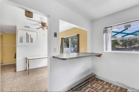 Villa ou maison à vendre à Miami Gardens, Floride: 4 chambres, 118.36 m2 № 1969264 - photo 8