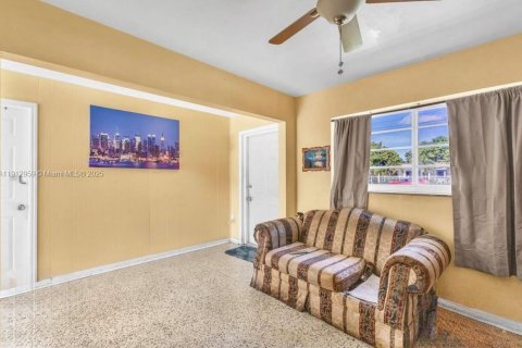 Villa ou maison à vendre à Miami Gardens, Floride: 4 chambres, 118.36 m2 № 1969264 - photo 10