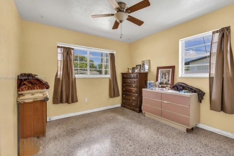 Villa ou maison à vendre à Miami Gardens, Floride: 4 chambres, 118.36 m2 № 1969264 - photo 15