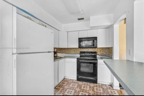 Villa ou maison à vendre à Miami Gardens, Floride: 4 chambres, 118.36 m2 № 1969264 - photo 5