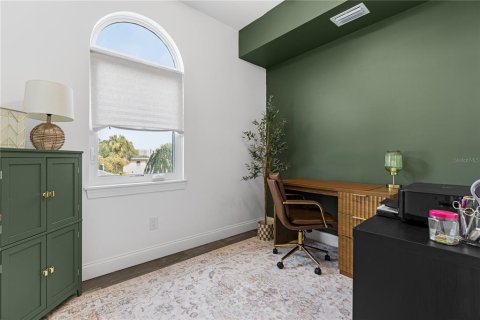 Townhouse in Tampa, Florida 3 bedrooms, 185.34 sq.m. № 2411654 - photo 27
