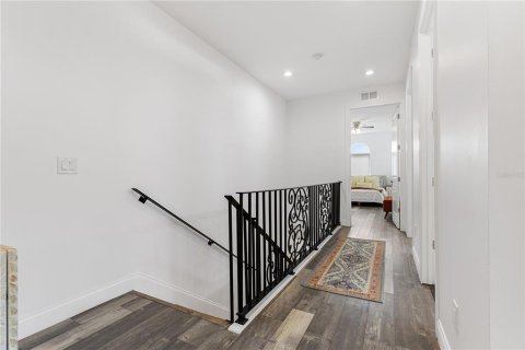 Townhouse in Tampa, Florida 3 bedrooms, 185.34 sq.m. № 2411654 - photo 22