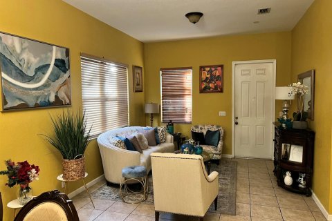 House in Boynton Beach, Florida 5 bedrooms, 288.55 sq.m. № 2184205 - photo 7