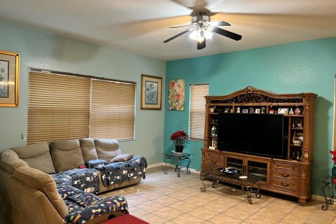House in Boynton Beach, Florida 5 bedrooms, 288.55 sq.m. № 2184205 - photo 9