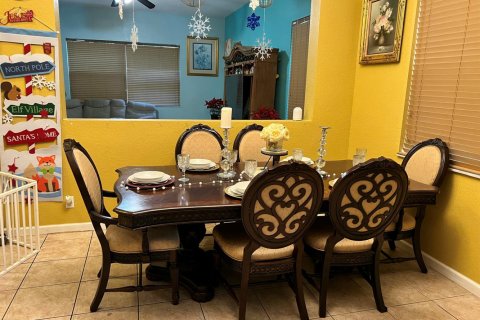 House in Boynton Beach, Florida 5 bedrooms, 288.55 sq.m. № 2184205 - photo 8