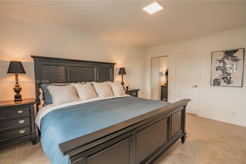Condo in Hallandale Beach, Florida, 2 bedrooms  № 1809262 - photo 30