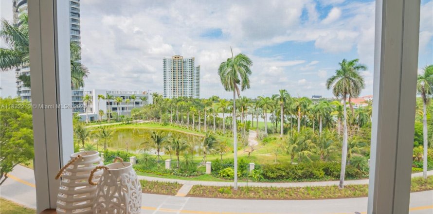 Condo in Hallandale Beach, Florida, 2 bedrooms  № 1809262