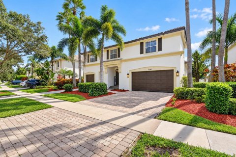 House in Wellington, Florida 4 bedrooms, 328.04 sq.m. № 2426746 - photo 3
