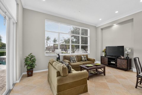 House in Wellington, Florida 4 bedrooms, 328.04 sq.m. № 2426746 - photo 22