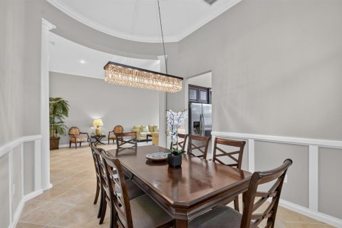 House in Wellington, Florida 4 bedrooms, 328.04 sq.m. № 2426746 - photo 12