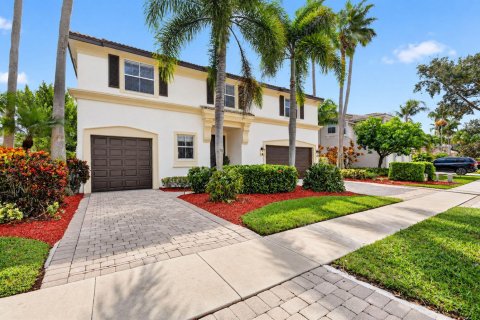 House in Wellington, Florida 4 bedrooms, 328.04 sq.m. № 2426746 - photo 5