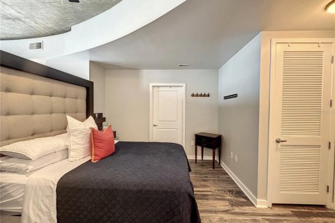 Condo in Orlando, Florida, 1 bedroom  № 1613831 - photo 16