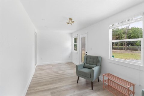 House in Orlando, Florida 4 bedrooms, 127.74 sq.m. № 2151207 - photo 21