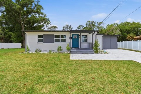 House in Orlando, Florida 4 bedrooms, 127.74 sq.m. № 2151207 - photo 6