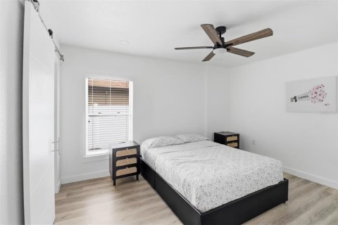 House in Orlando, Florida 4 bedrooms, 127.74 sq.m. № 2151207 - photo 22