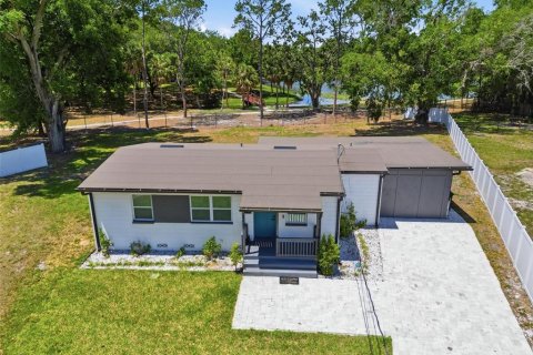 House in Orlando, Florida 4 bedrooms, 127.74 sq.m. № 2151207