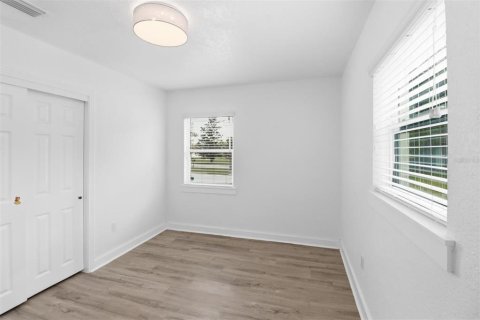 House in Orlando, Florida 4 bedrooms, 127.74 sq.m. № 2151207 - photo 26