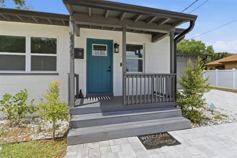 House in Orlando, Florida 4 bedrooms, 127.74 sq.m. № 2151207 - photo 7