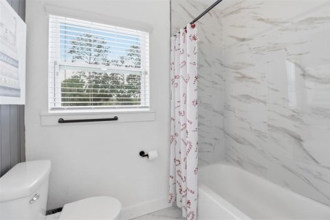 House in Orlando, Florida 4 bedrooms, 127.74 sq.m. № 2151207 - photo 29