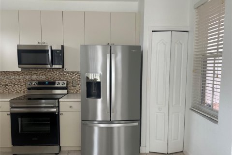 Apartamento en alquiler en Miramar, Florida, 3 dormitorios, 124.49 m2 № 2077467 - foto 19