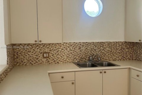 Apartamento en alquiler en Miramar, Florida, 3 dormitorios, 124.49 m2 № 2077467 - foto 17