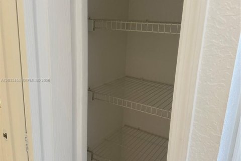 Apartamento en alquiler en Miramar, Florida, 3 dormitorios, 124.49 m2 № 2077467 - foto 25