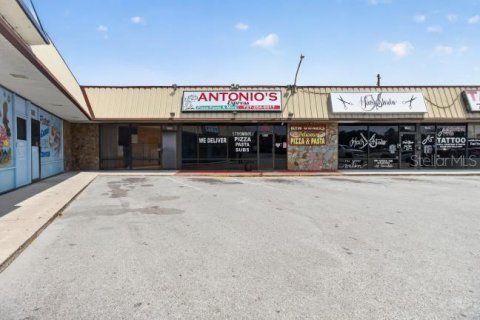 Commercial property in Port Richey, Florida № 2210939 - photo 2