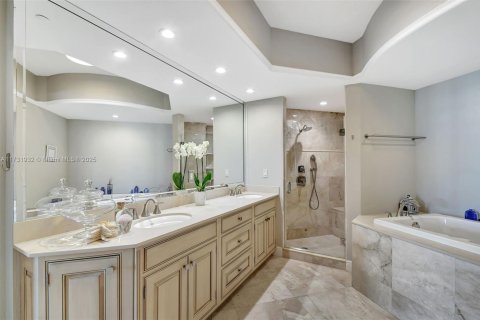 Condo in Highland Beach, Florida, 2 bedrooms  № 1730150 - photo 10