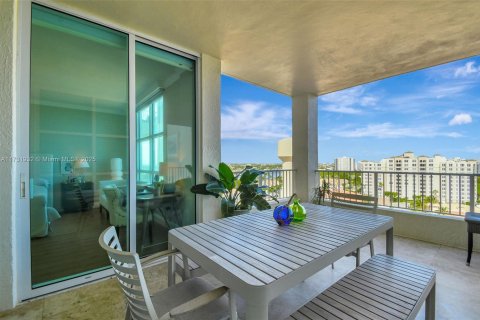 Condo in Highland Beach, Florida, 2 bedrooms  № 1730150 - photo 15