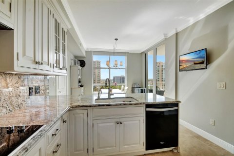 Condo in Highland Beach, Florida, 2 bedrooms  № 1730150 - photo 26