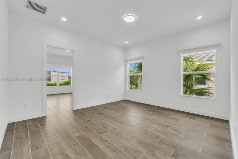 Townhouse in Deerfield Beach, Florida 3 bedrooms, 175.4 sq.m. № 2086788 - photo 30