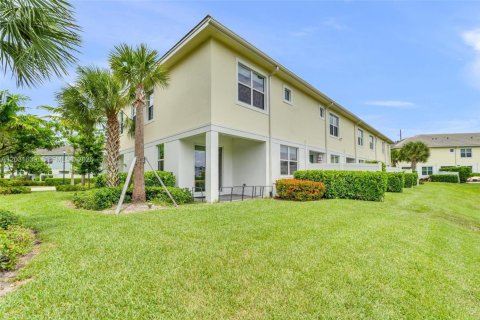 Townhouse in Deerfield Beach, Florida 3 bedrooms, 175.4 sq.m. № 2086788 - photo 22