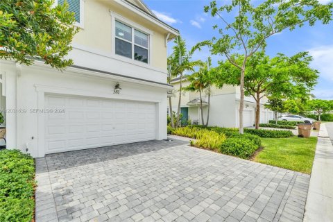 Townhouse in Deerfield Beach, Florida 3 bedrooms, 175.4 sq.m. № 2086788 - photo 4