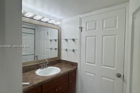 Condo in Coral Springs, Florida, 3 bedrooms  № 2058007 - photo 11