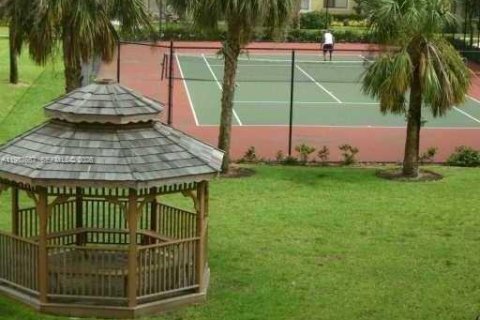 Condo in Coral Springs, Florida, 3 bedrooms  № 2058007 - photo 20