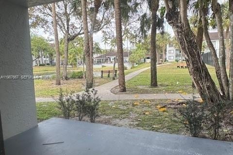 Condo in Coral Springs, Florida, 3 bedrooms  № 2058007 - photo 16