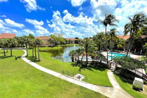 Condo in Coral Springs, Florida, 3 bedrooms  № 2058007 - photo 18