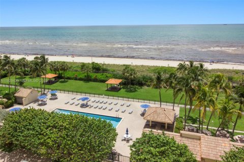 Снять в аренду кондоминиум в Майами-Бич, Флорида 2 спальни, 93.37м2, № 1989369 - фото 8