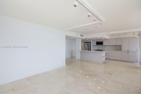 Снять в аренду кондоминиум в Майами-Бич, Флорида 2 спальни, 93.37м2, № 1989369 - фото 12