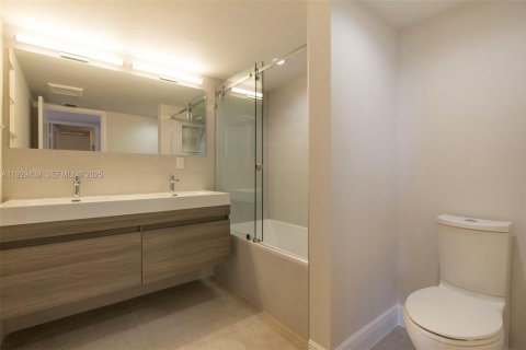 Снять в аренду кондоминиум в Майами-Бич, Флорида 2 спальни, 93.37м2, № 1989369 - фото 6