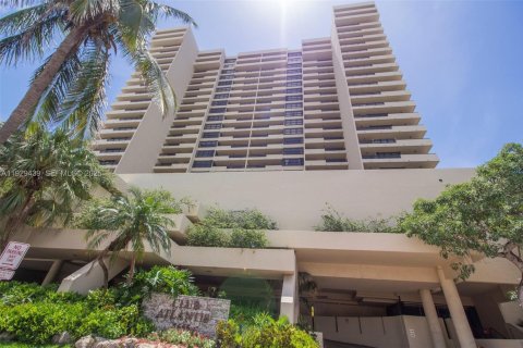 Снять в аренду кондоминиум в Майами-Бич, Флорида 2 спальни, 93.37м2, № 1989369 - фото 1