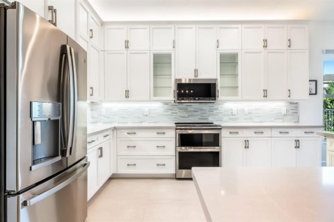 House in Delray Beach, Florida 4 bedrooms, 215.35 sq.m. № 2279595 - photo 7