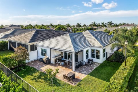 House in Delray Beach, Florida 4 bedrooms, 215.35 sq.m. № 2279595 - photo 3