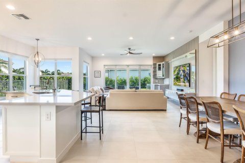 House in Delray Beach, Florida 4 bedrooms, 215.35 sq.m. № 2279595 - photo 10