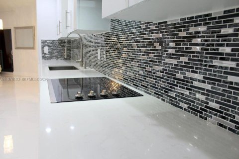 Copropriété à louer à Doral, Floride: 3 chambres, 146.51 m2 № 2040274 - photo 5