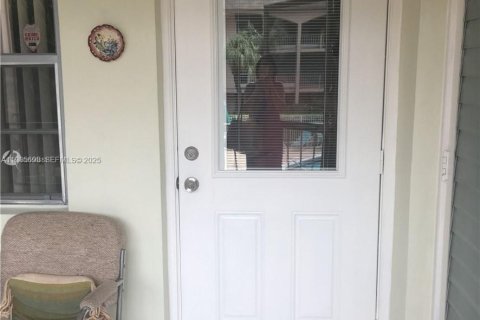 Condominio en alquiler en Hallandale Beach, Florida, 1 dormitorio, 57.6 m2 № 1993821 - foto 11