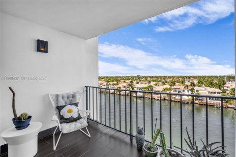 Condo in Hollywood, Florida, 2 bedrooms  № 2050668 - photo 22