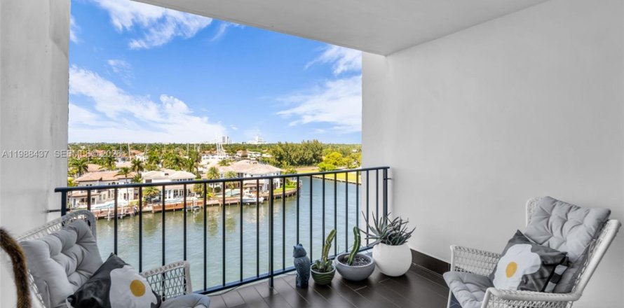 Condo in Hollywood, Florida, 2 bedrooms  № 2050668