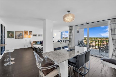 Condo in Hollywood, Florida, 2 bedrooms  № 2050668 - photo 14